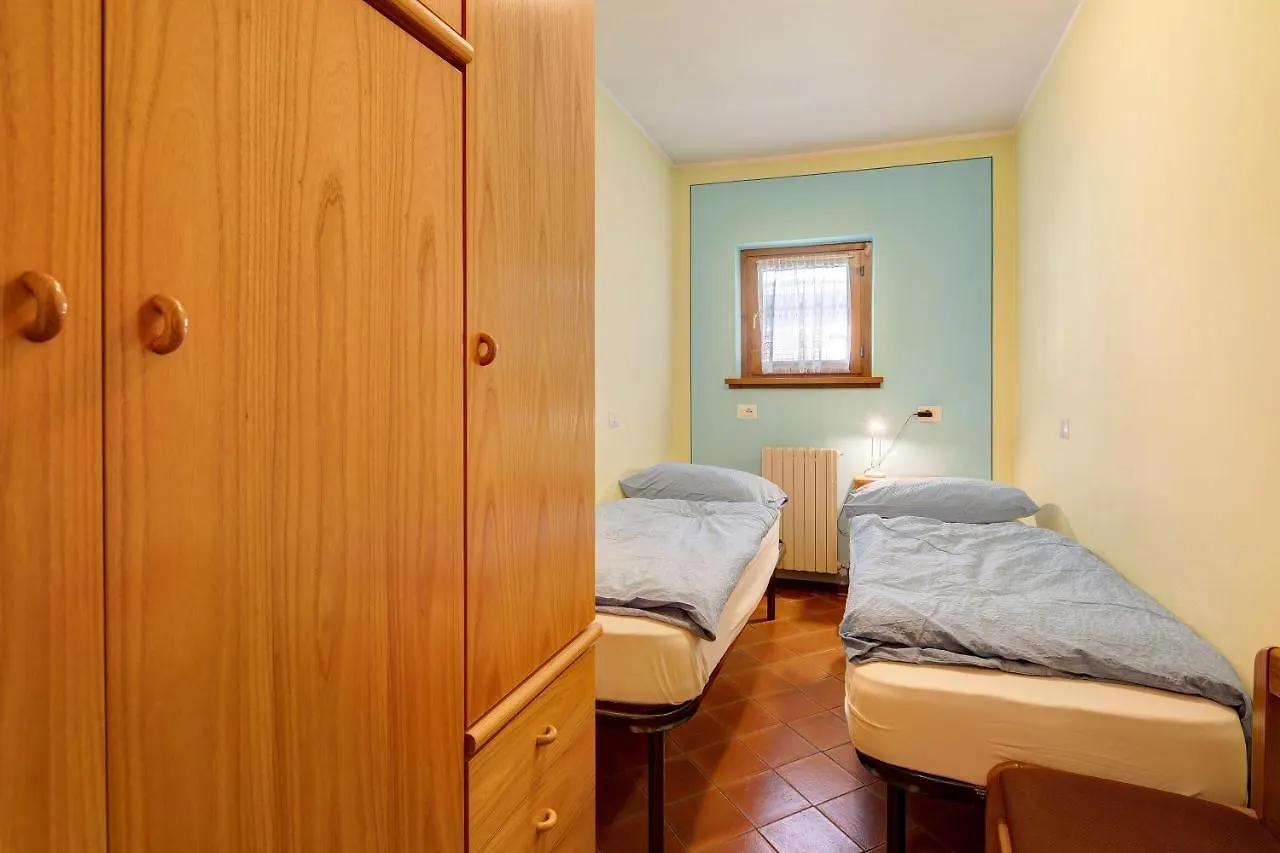 Chalet Meridiana Appartamento 3 contacts