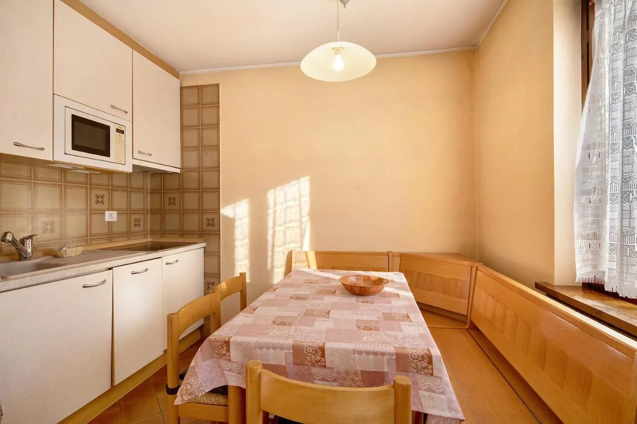 Chalet Meridiana Appartamento 3 Livigno Apartment